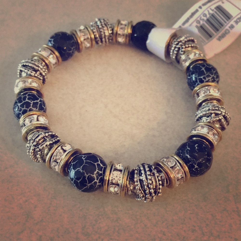 4 for $20 💫 | Blue and silver beaded bracelet